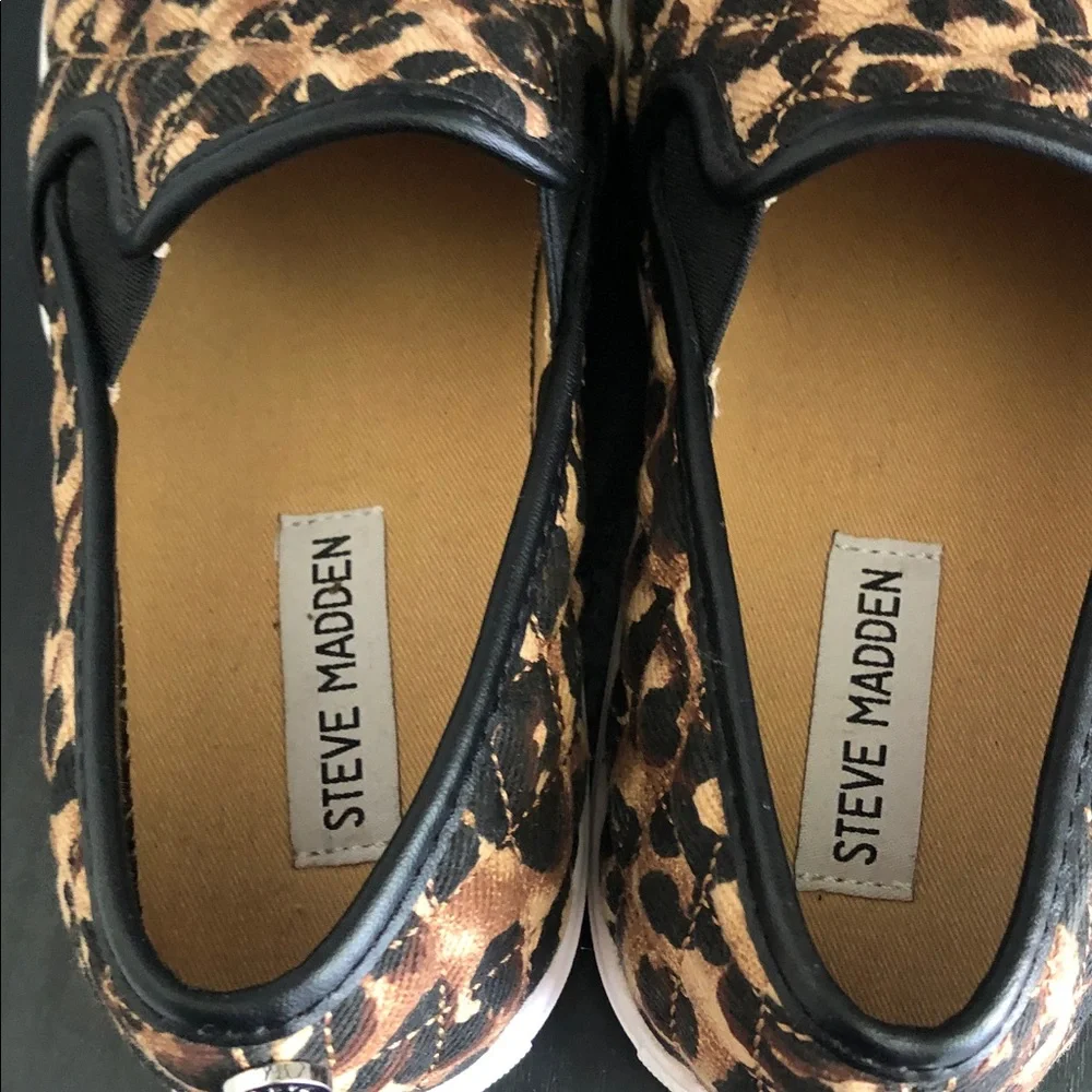 Woman’s Fall Leopard Print Slip-On canvas Sneakers - Brown